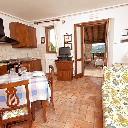 Agriturismo Le Colombe Ассизи Номер фото
