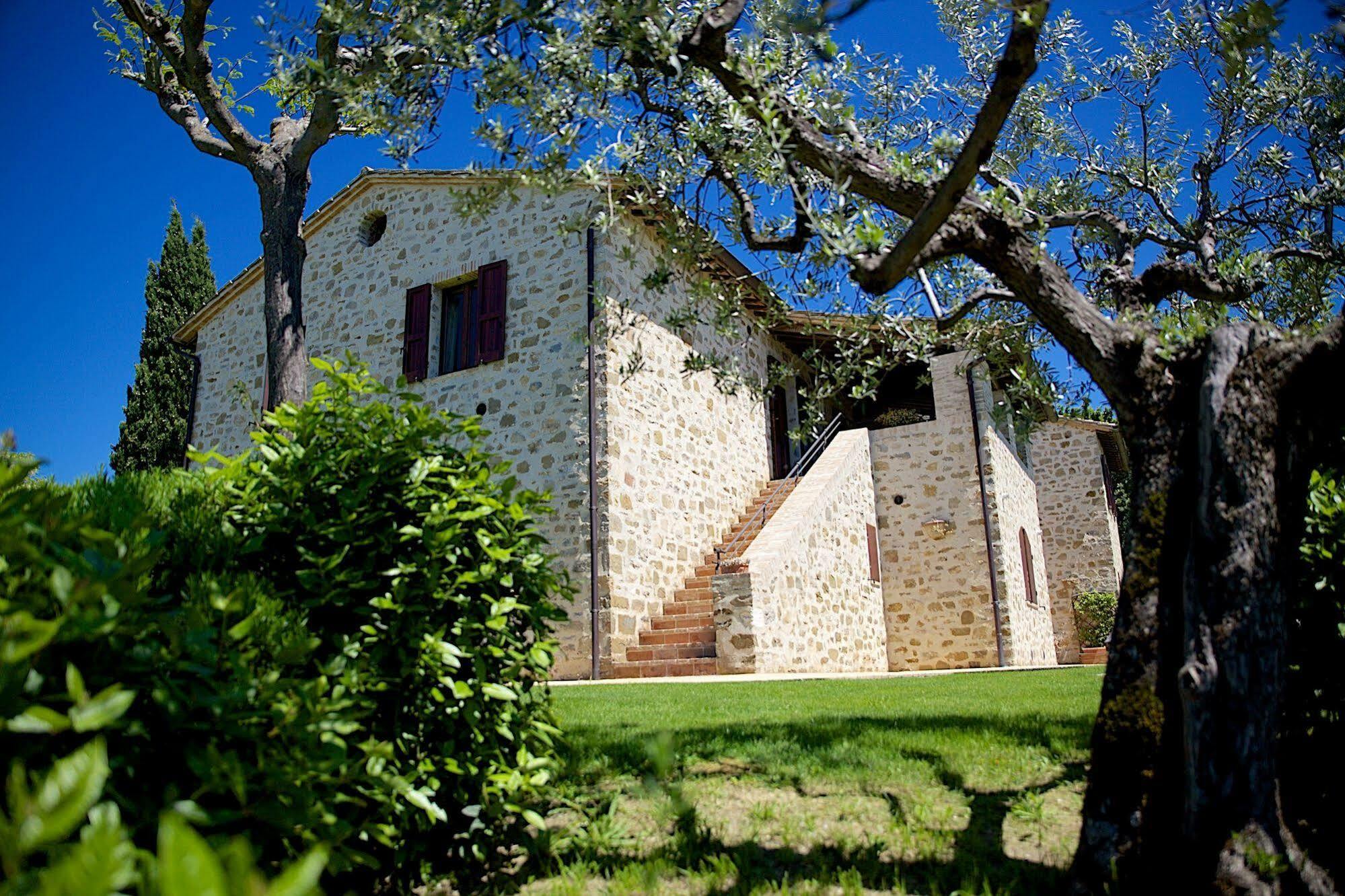 Agriturismo Le Colombe Ассизи Экстерьер фото