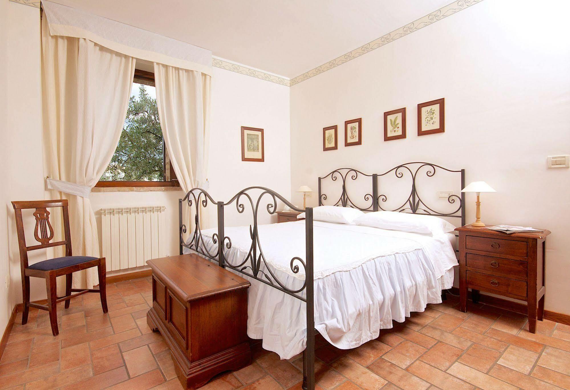 Agriturismo Le Colombe Ассизи Экстерьер фото